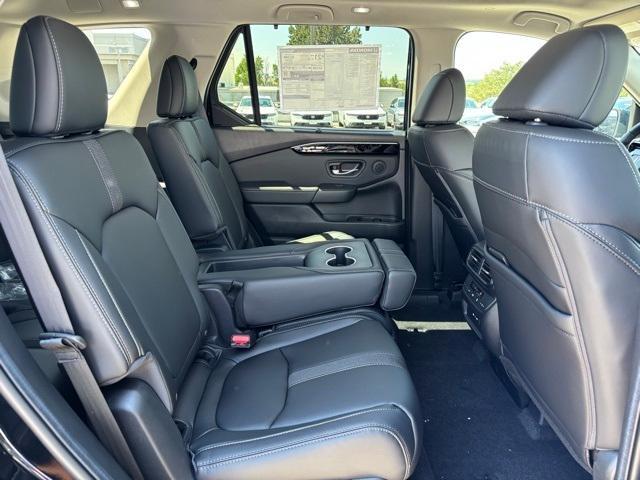 new 2025 Honda Pilot car, priced at $51,050