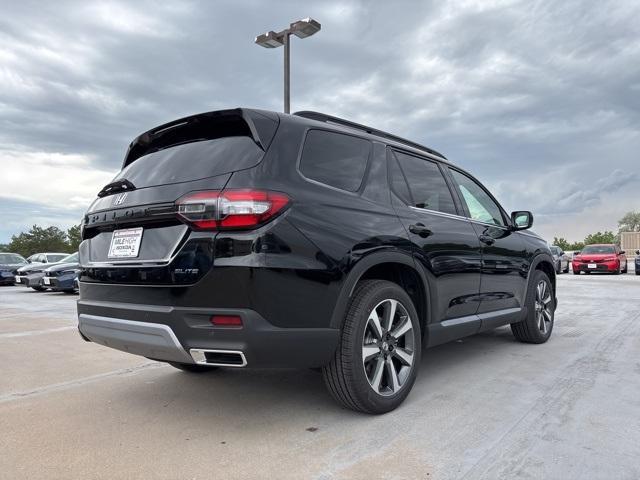 new 2025 Honda Pilot car, priced at $54,530
