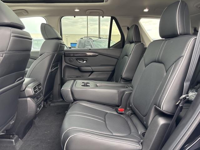 new 2025 Honda Pilot car, priced at $54,530