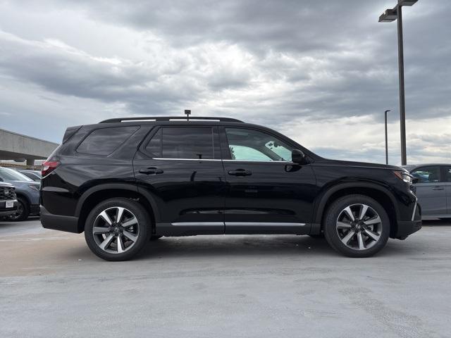 new 2025 Honda Pilot car, priced at $54,530