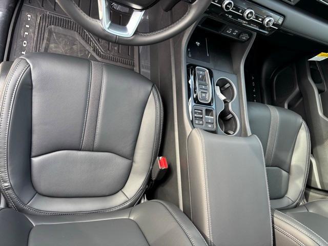 new 2025 Honda Pilot car, priced at $50,081