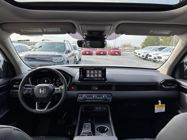 new 2025 Honda Pilot car, priced at $50,081