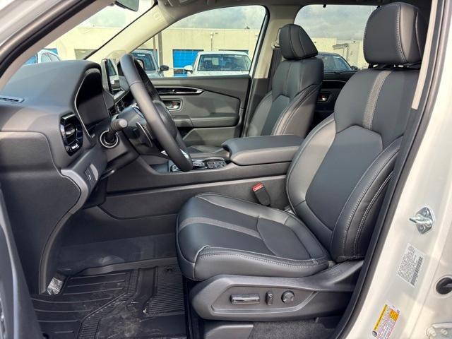 new 2025 Honda Pilot car, priced at $50,081