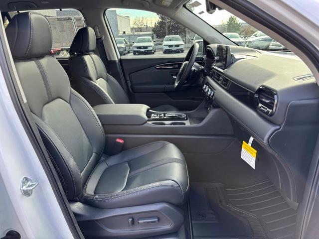 new 2025 Honda Pilot car, priced at $50,081