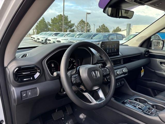 new 2025 Honda Pilot car, priced at $50,081