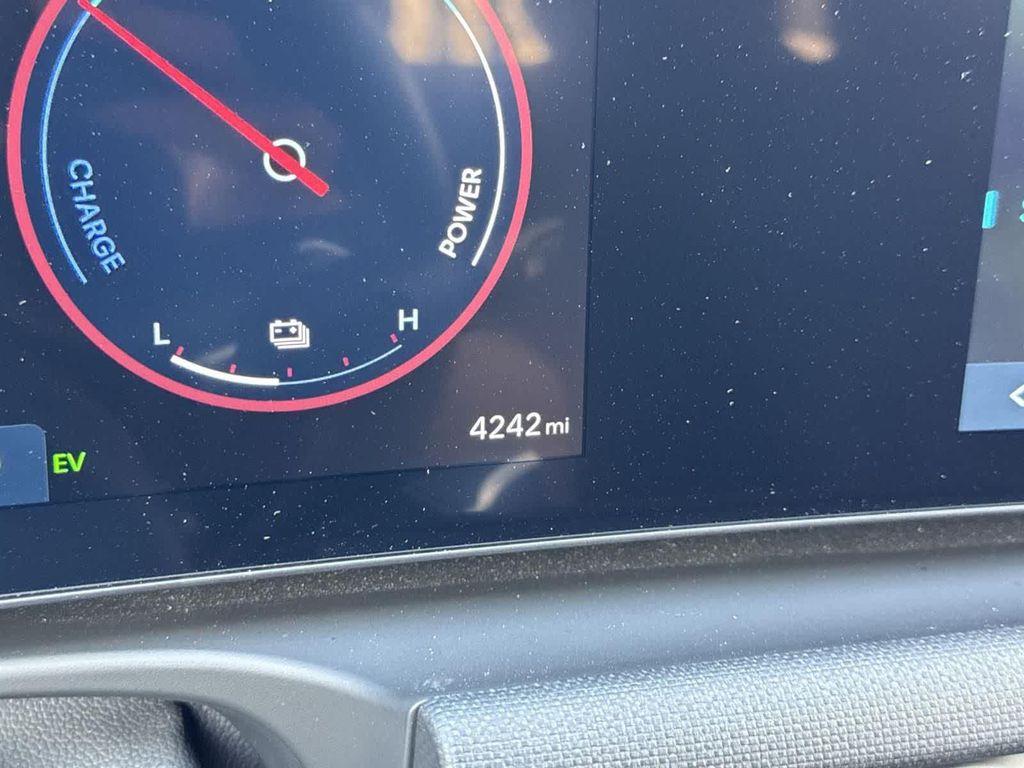 used 2025 Hyundai TUCSON Hybrid car, priced at $31,298