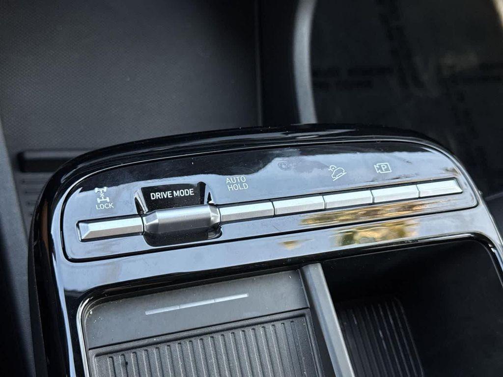 used 2025 Hyundai TUCSON Hybrid car, priced at $31,298