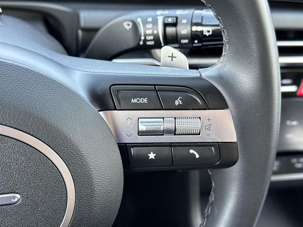 used 2025 Hyundai TUCSON Hybrid car, priced at $31,298