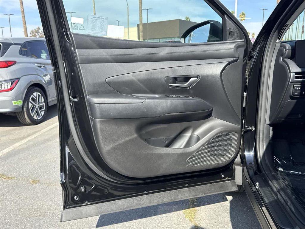 used 2025 Hyundai TUCSON Hybrid car, priced at $31,298