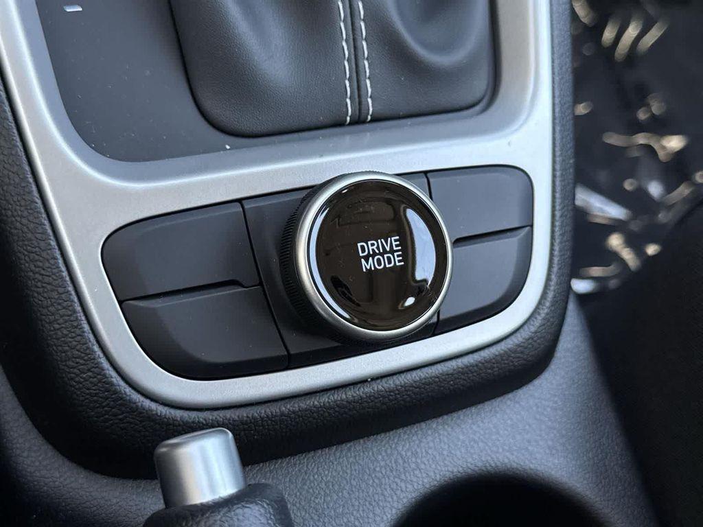 new 2025 Hyundai Venue car, priced at $22,587