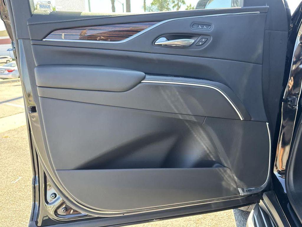 used 2023 Cadillac Escalade ESV car, priced at $69,987