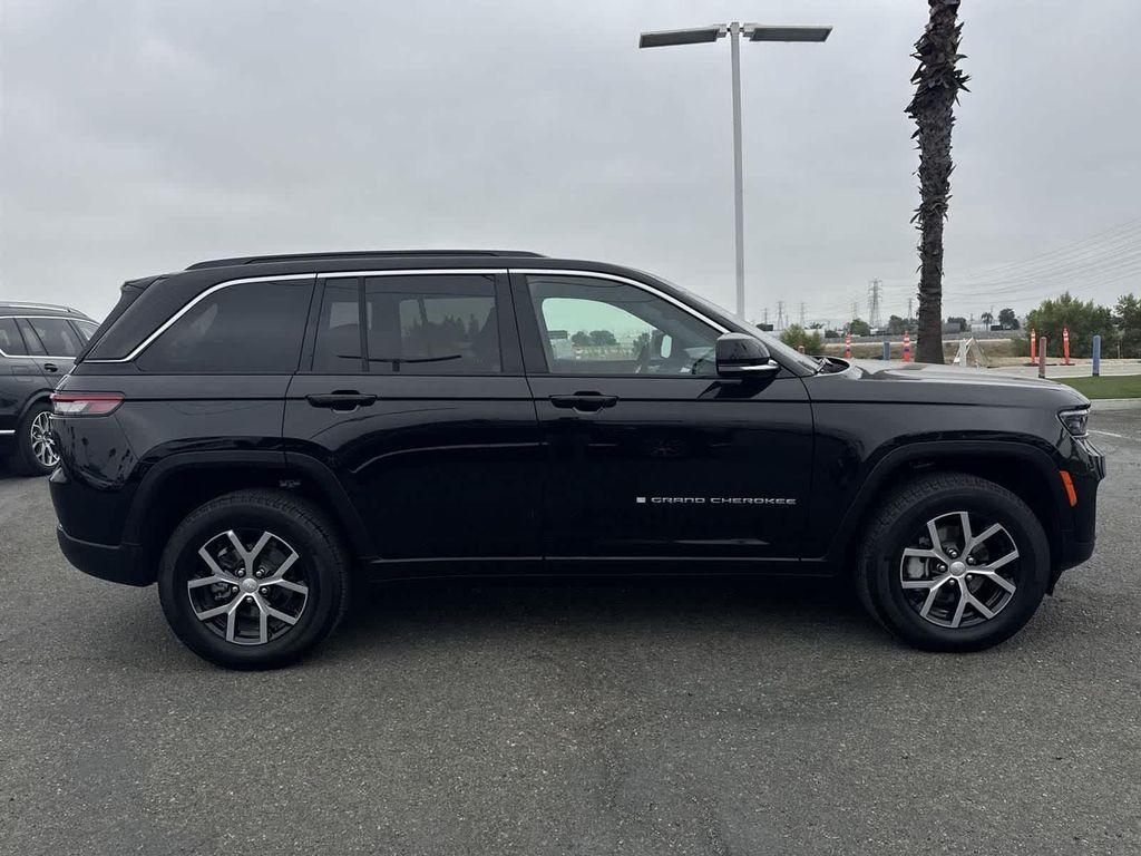 used 2024 Jeep Grand Cherokee car, priced at $34,862