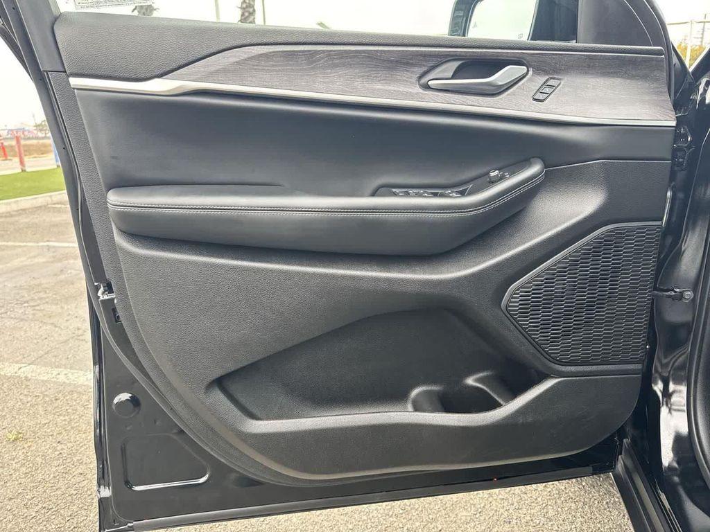 used 2024 Jeep Grand Cherokee car, priced at $34,862