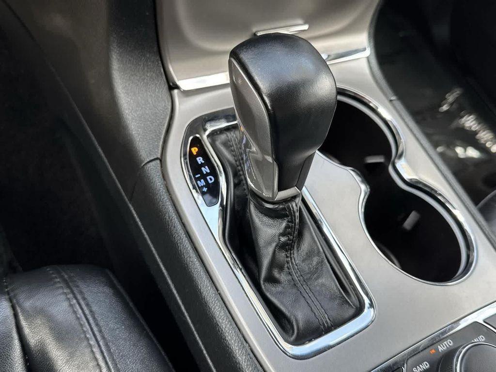 used 2022 Jeep Grand Cherokee car, priced at $25,635