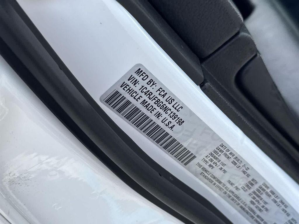 used 2022 Jeep Grand Cherokee car, priced at $25,635