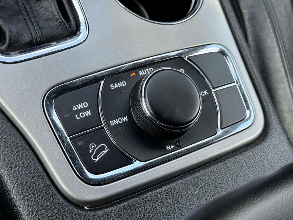 used 2022 Jeep Grand Cherokee car, priced at $25,635