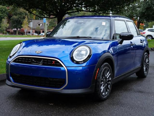 new 2025 MINI Hardtop car, priced at $37,730