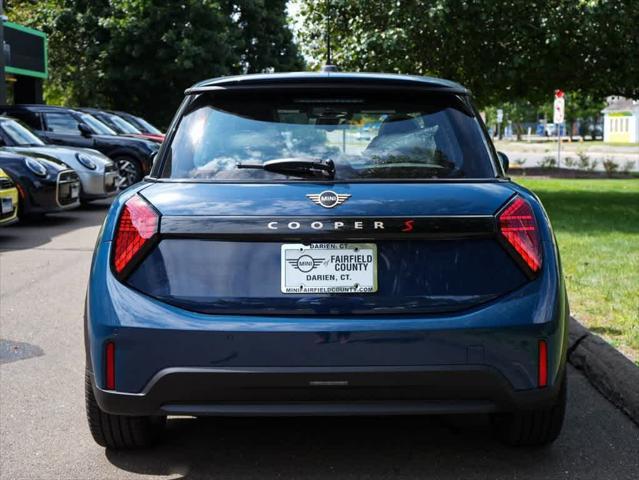 new 2025 MINI Hardtop car, priced at $38,570