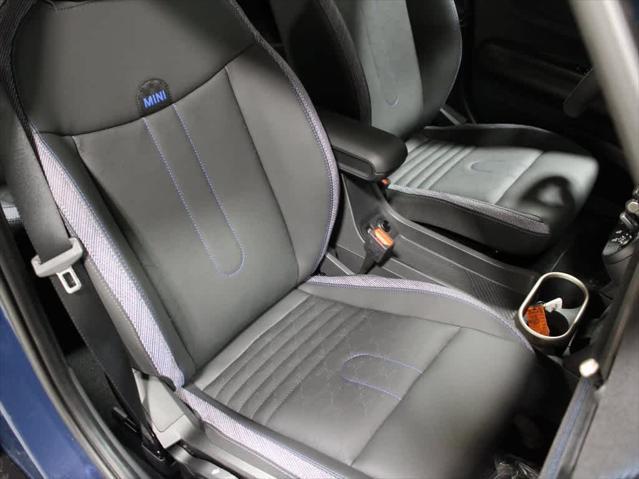 new 2025 MINI Hardtop car, priced at $37,315