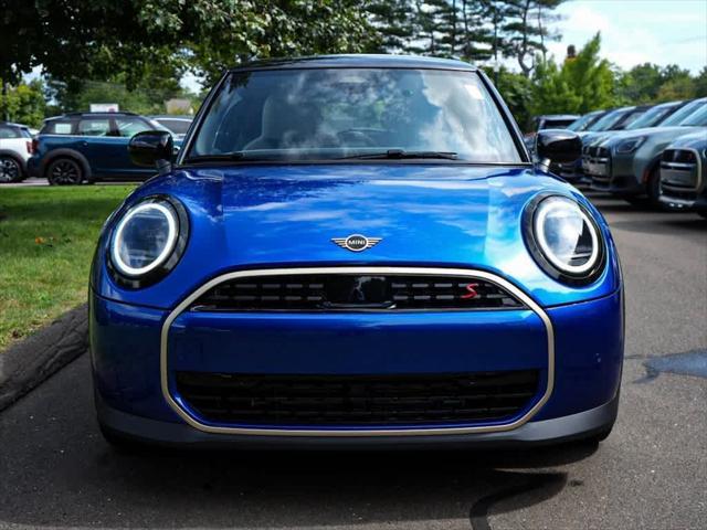 new 2025 MINI Hardtop car, priced at $34,600