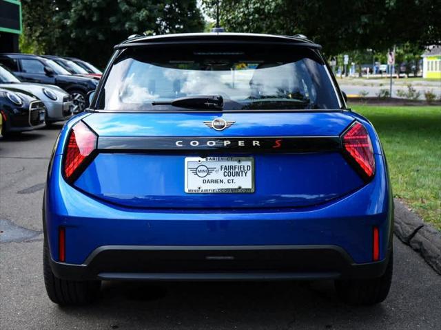 new 2025 MINI Hardtop car, priced at $34,600