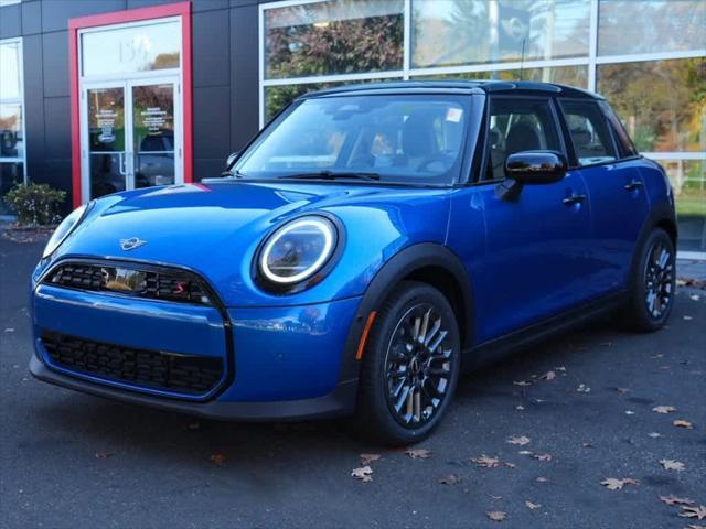 new 2025 MINI Hardtop car, priced at $37,580