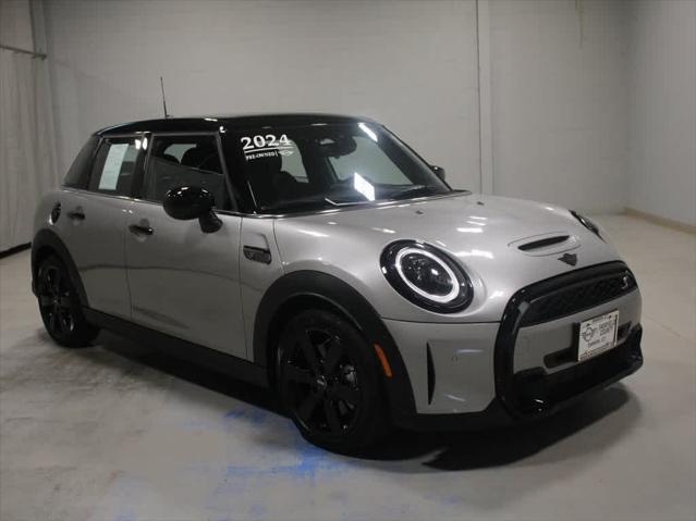 used 2024 MINI Hardtop car, priced at $33,495