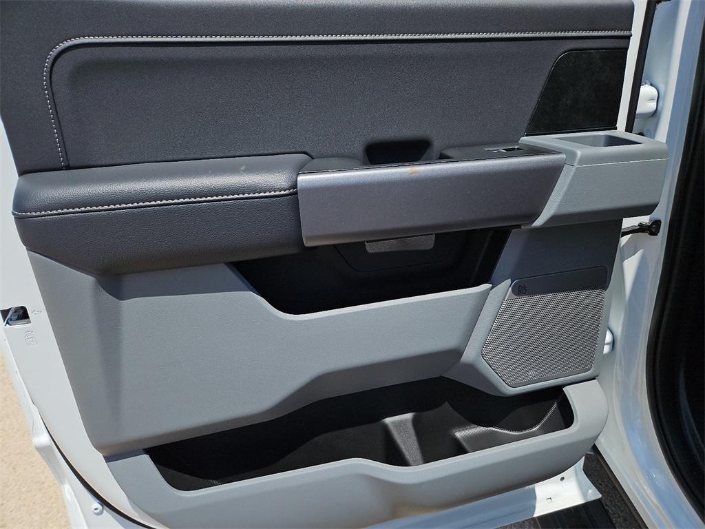 new 2025 Ford F-350 car, priced at $75,492