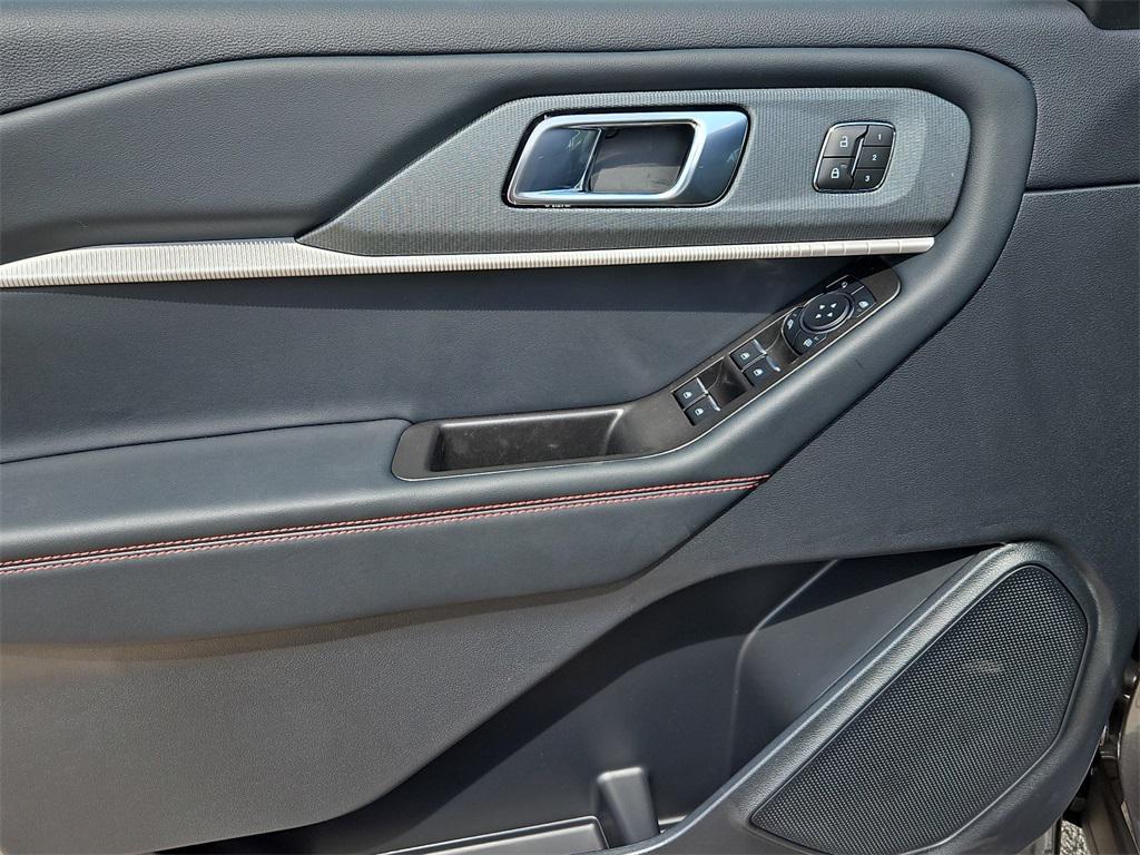 new 2025 Ford Explorer car, priced at $46,678