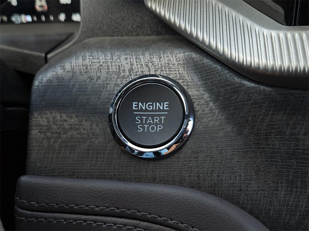 new 2025 Ford Explorer car, priced at $59,086