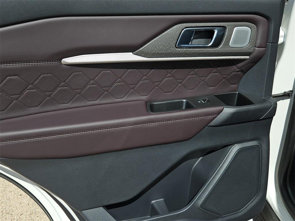 new 2025 Ford Explorer car, priced at $59,086