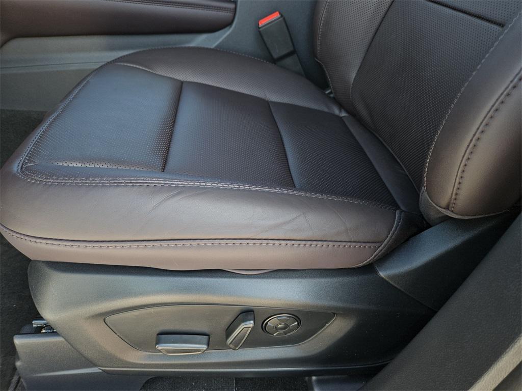 new 2025 Ford Explorer car, priced at $59,086