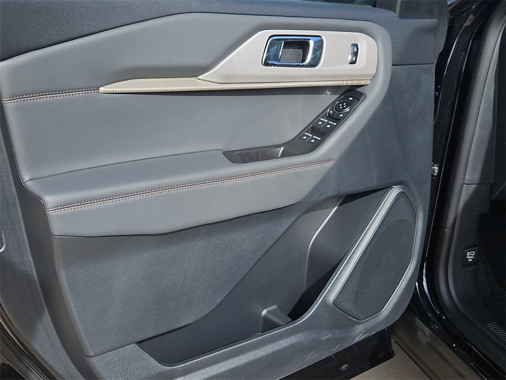 new 2025 Ford Explorer car, priced at $39,519