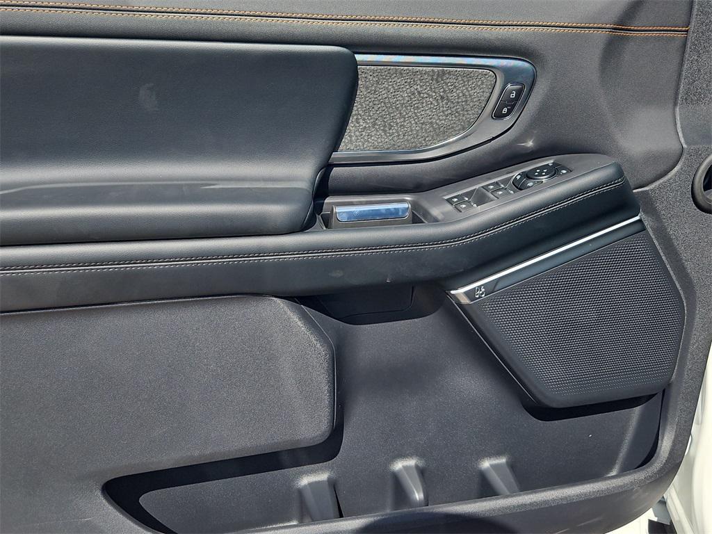 new 2025 Ford Expedition car, priced at $84,940