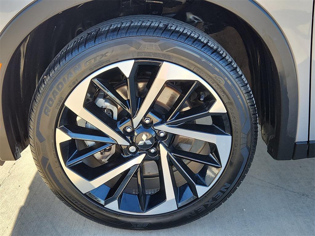 used 2024 Mitsubishi Outlander car, priced at $27,781