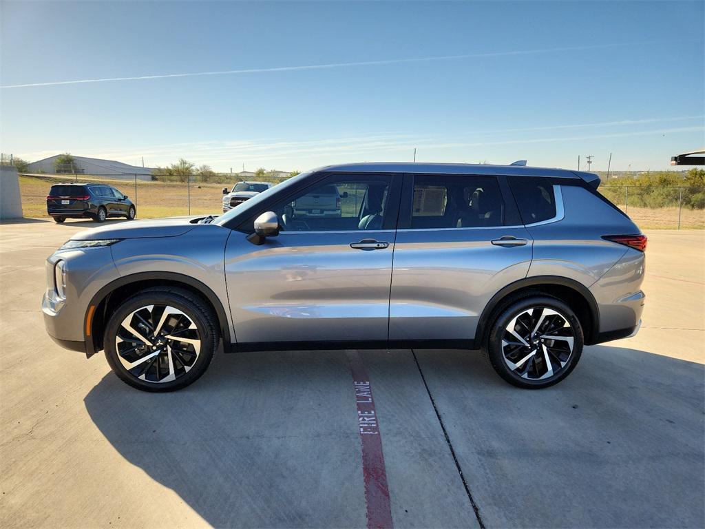 used 2024 Mitsubishi Outlander car, priced at $27,781