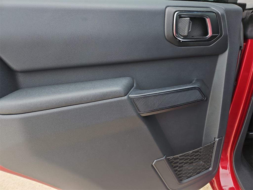 new 2025 Ford Bronco car, priced at $45,923