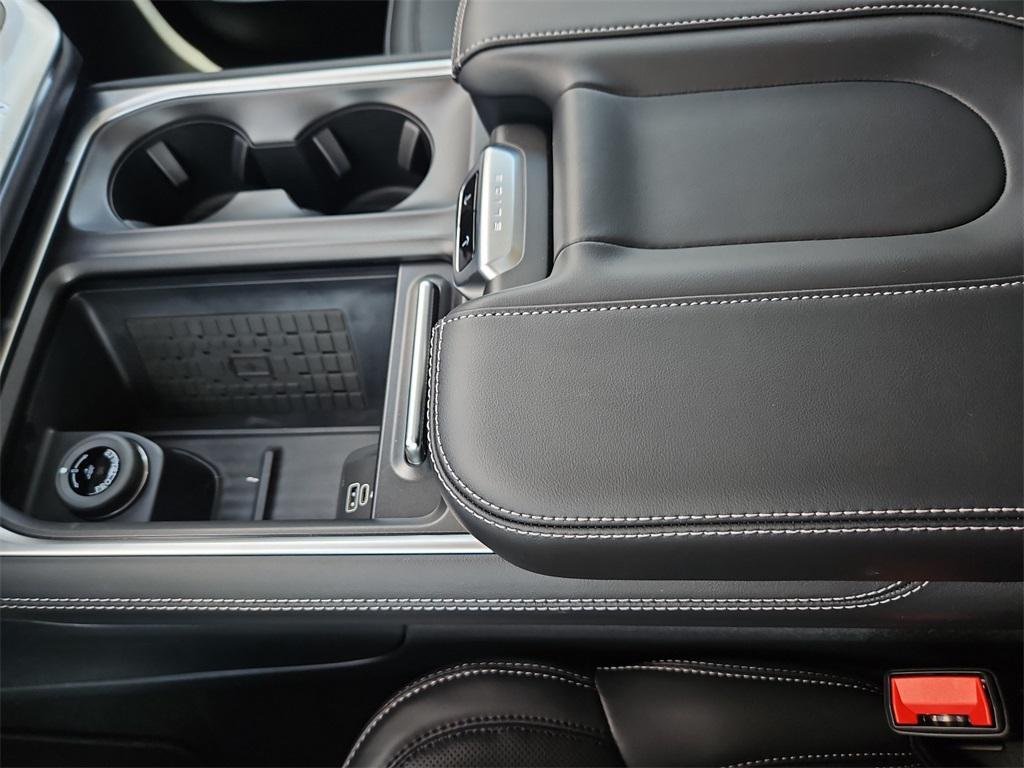 new 2025 Ford Expedition car, priced at $79,755