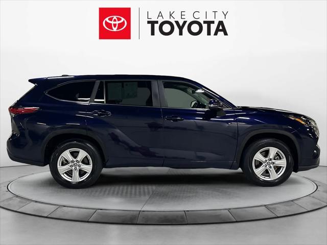 used 2023 Toyota Highlander car, priced at $34,051