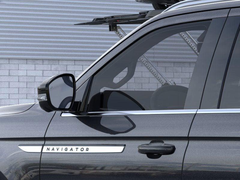 new 2025 Lincoln Navigator car, priced at $107,565