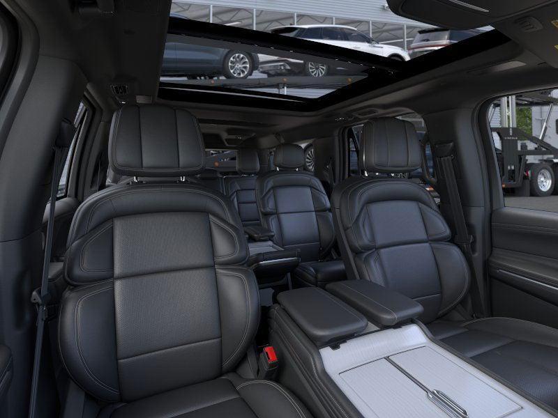 new 2025 Lincoln Navigator car, priced at $113,775