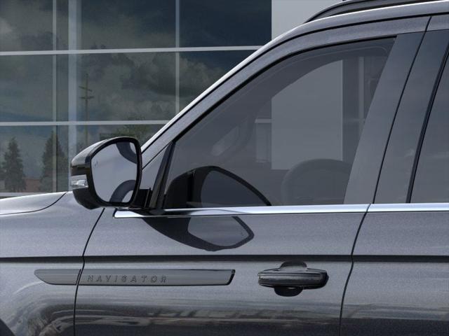 new 2025 Lincoln Navigator car, priced at $99,092