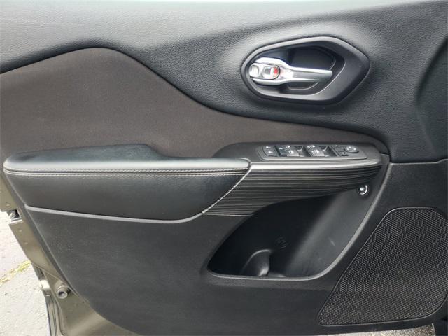 used 2014 Jeep Cherokee car, priced at $4,998