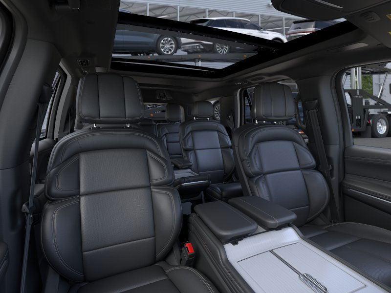 new 2025 Lincoln Navigator car, priced at $111,065