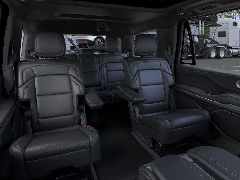 new 2025 Lincoln Navigator car, priced at $107,285