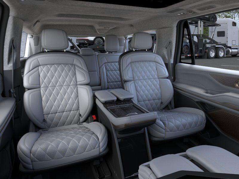 new 2025 Lincoln Navigator car, priced at $123,415