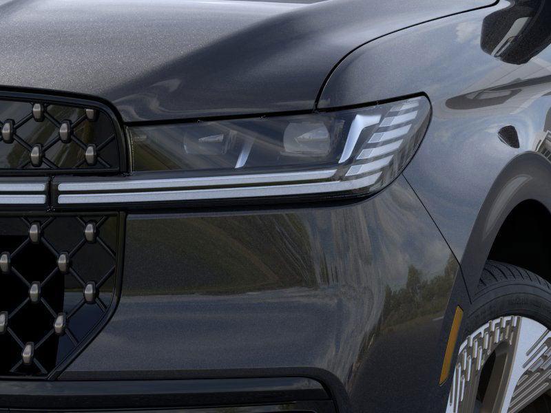 new 2025 Lincoln Navigator car, priced at $123,415