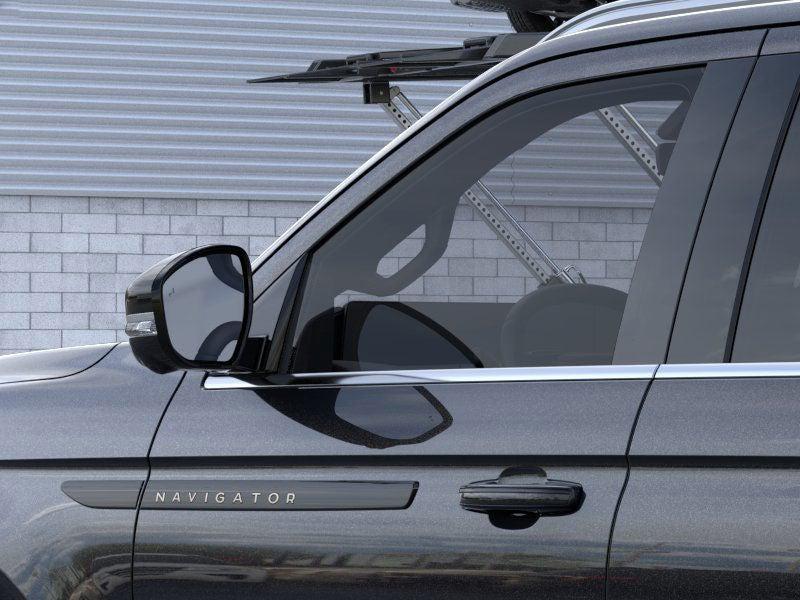 new 2025 Lincoln Navigator car, priced at $123,415