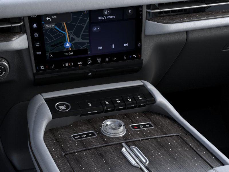 new 2025 Lincoln Navigator car, priced at $123,415