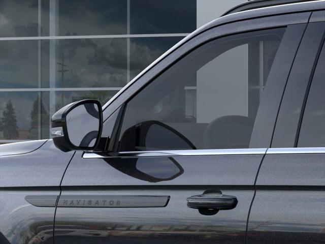 new 2025 Lincoln Navigator car, priced at $98,908